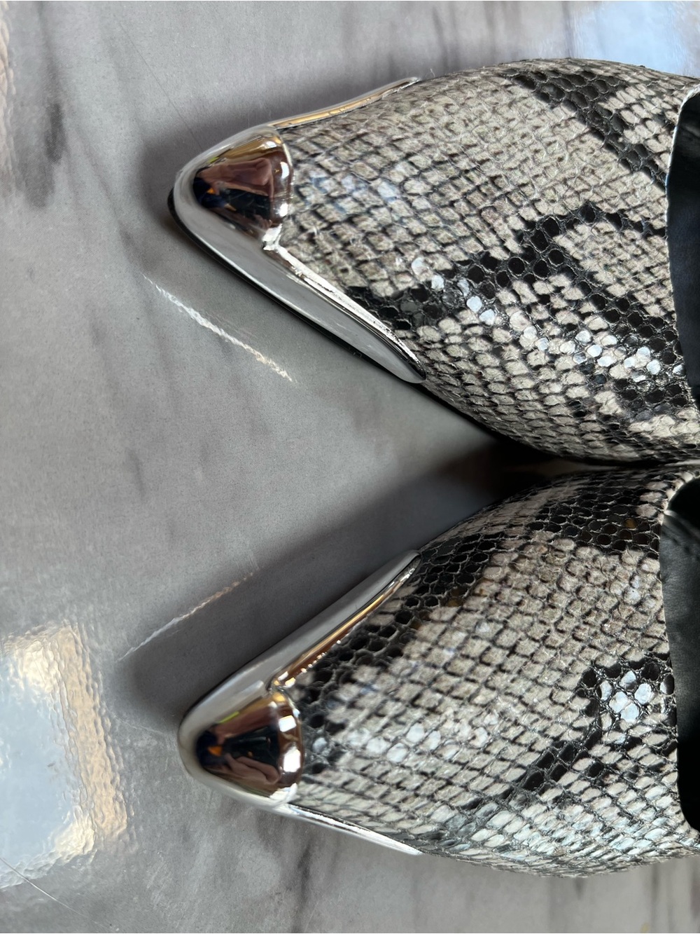 GUESS Snake-Print Pointed Toe Pumps in Black and White - Picture 2 of 6